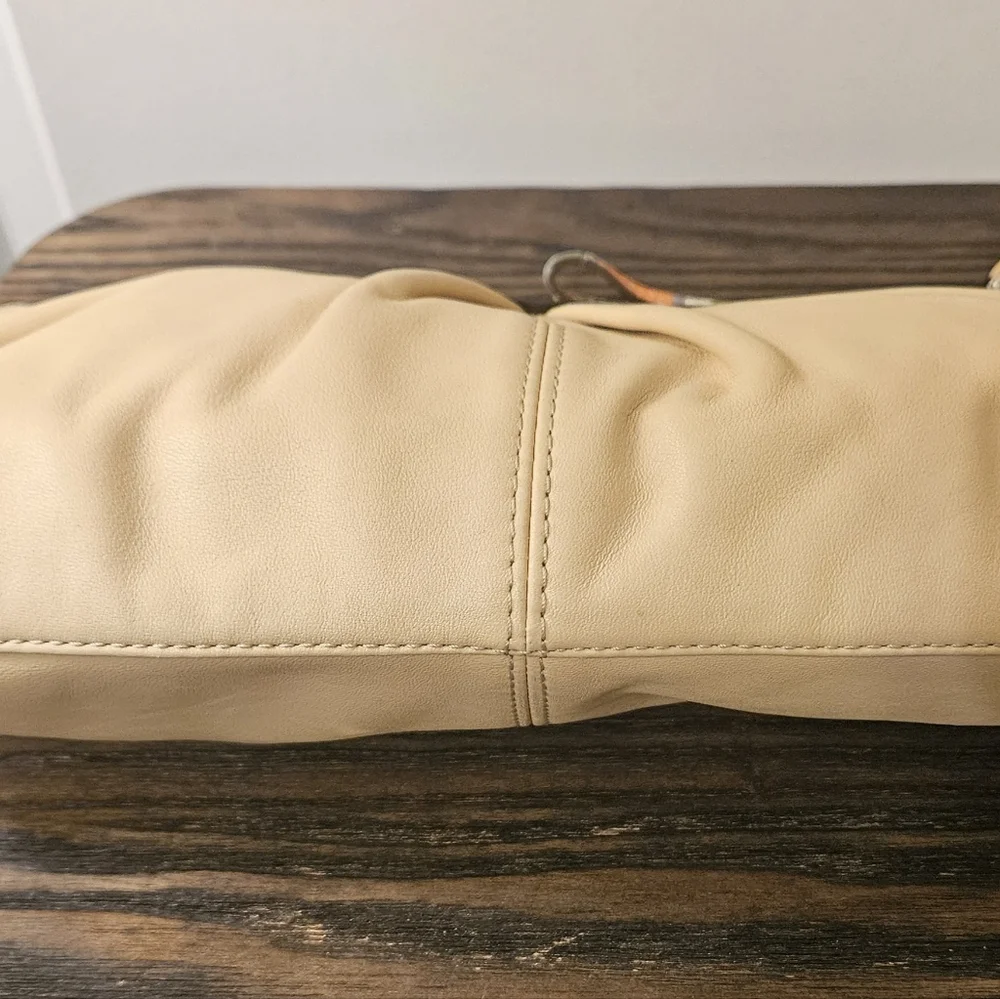 Coach Cream Wristlet Clutch - Picture 9 of 10